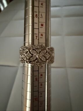 Intricate Silver-Tone Filigree Women's Statement Ring - Dazzling Clear Accents